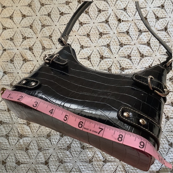 Small Black Vinyl Reptile Print Shoulder Bag - Picture 6 of 7